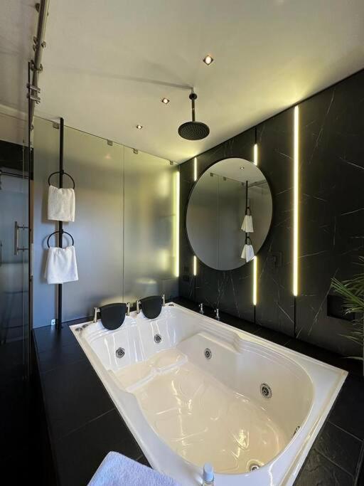 Apto de lujo con jacuzzi