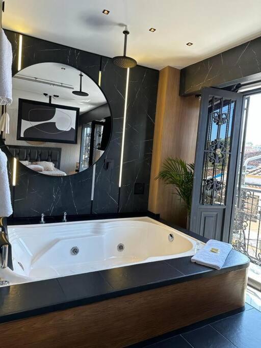 Apto de lujo con jacuzzi