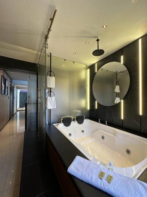 Apto de lujo con jacuzzi