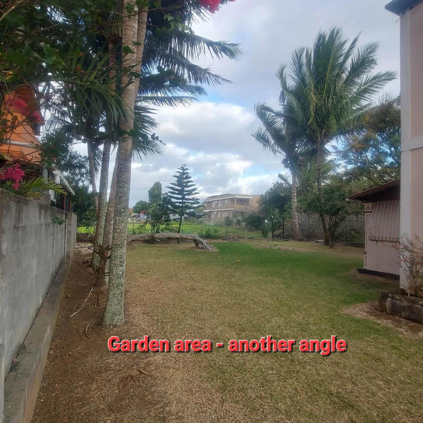 Spacious Groundfloor apartment 150m- public beach- AC both rooms photo 2