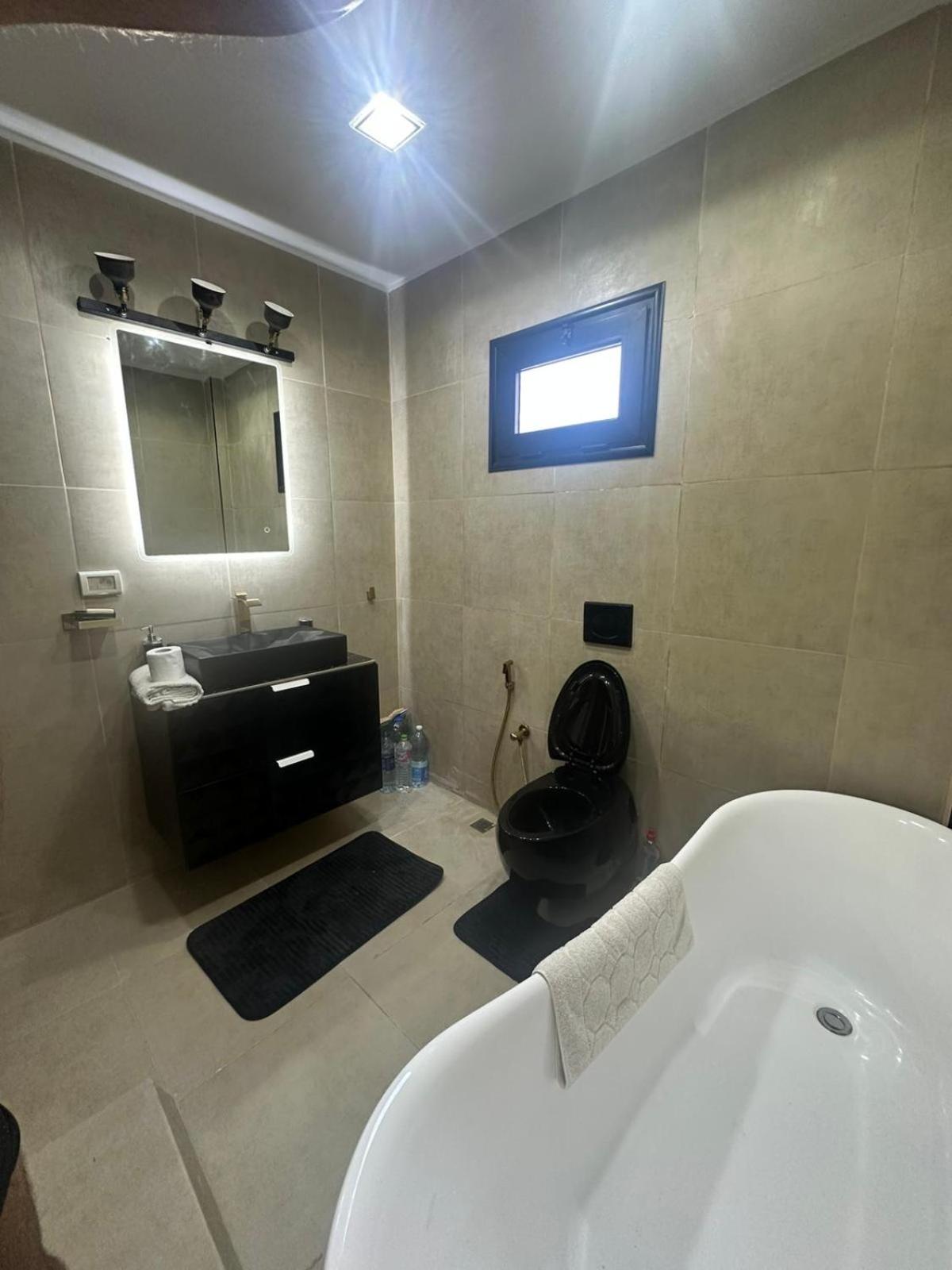 Luxury Central Cosy Villa view 3