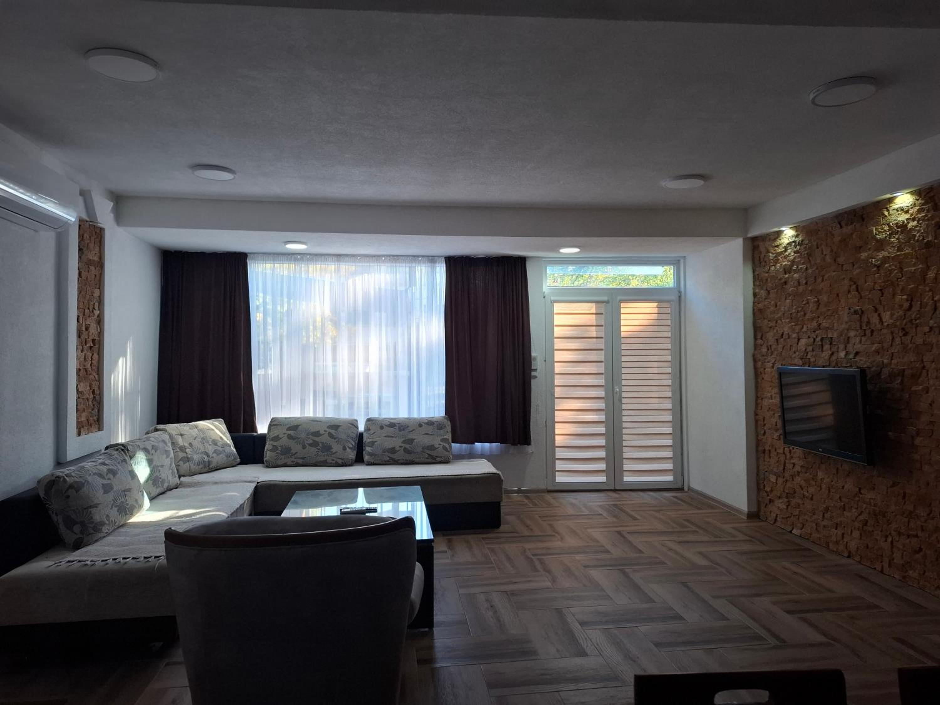 Z&G Apartment