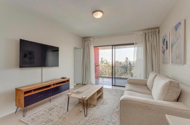 Spacious, city and pool apartment