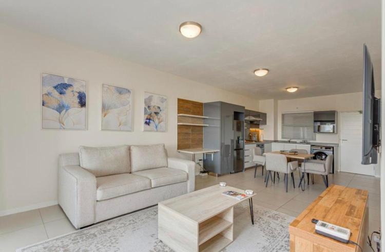 Spacious, city and pool apartment