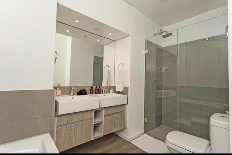 Spacious, city and pool apartment