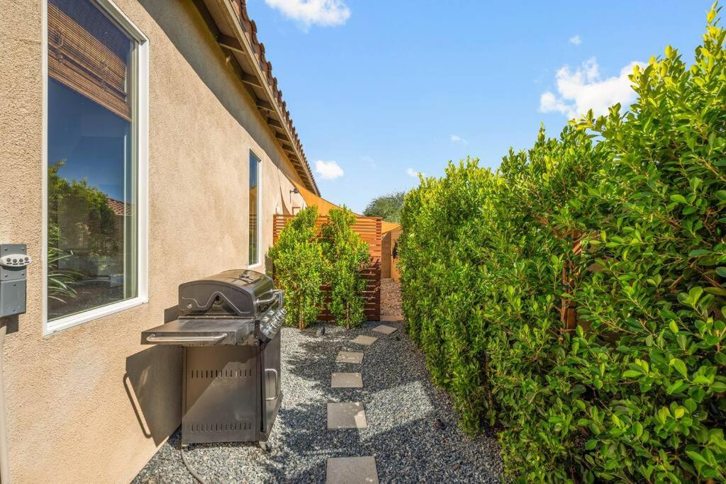 Golden Sunset- Saltwater Pool & Spa, Putting Green, Firepit, Gameroom view 5