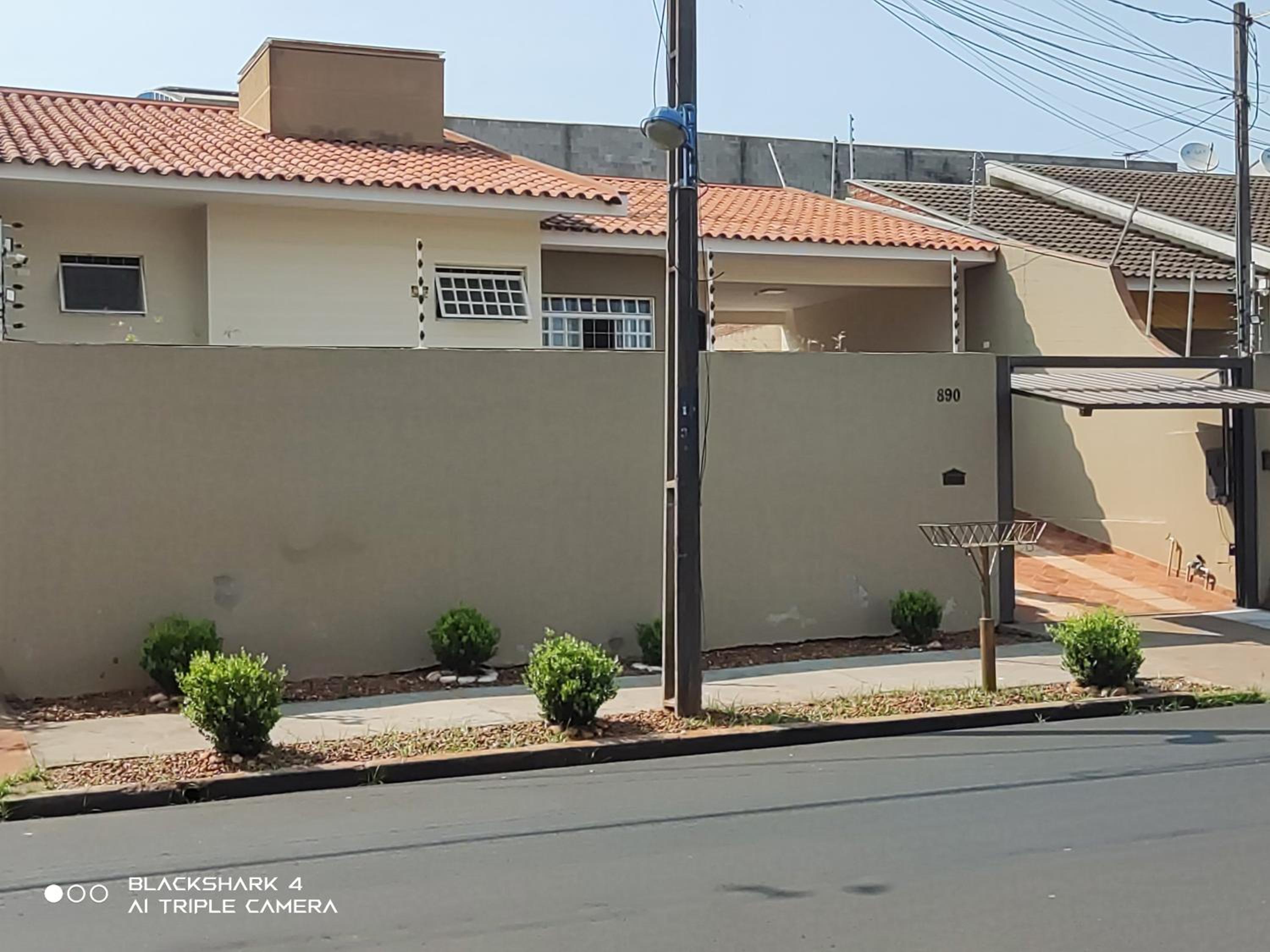Casa Térrea 3 quartos, sendo 1 suíte Maringá