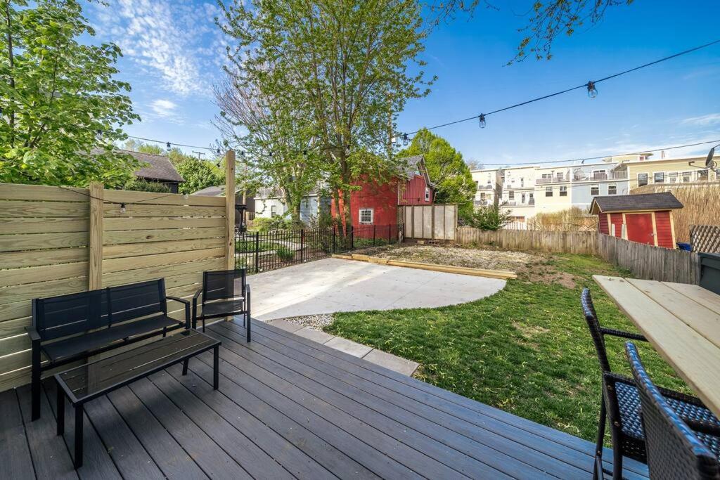 Hot Tub Amazing Location! Modern Ohio City Luxury 2 King Beds view 3