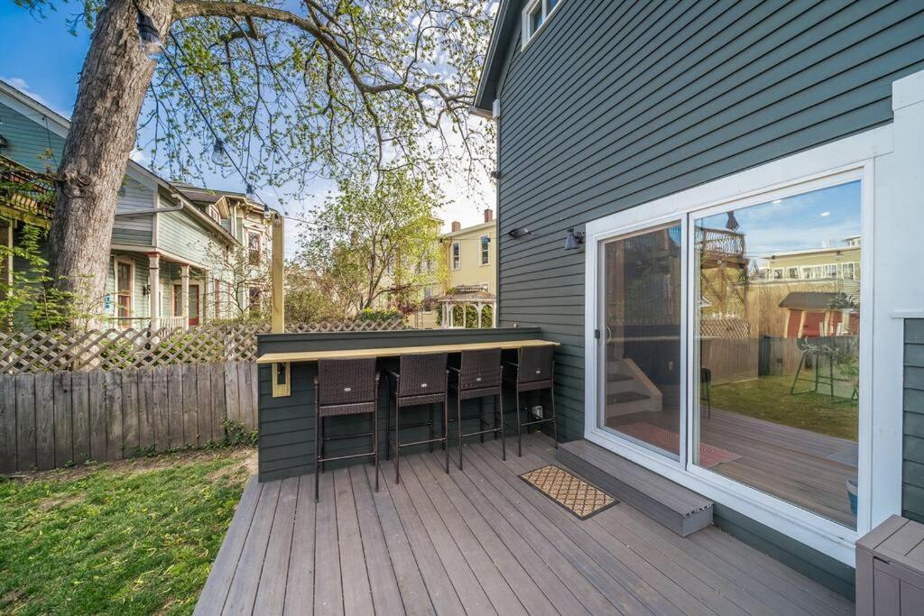 Hot Tub Amazing Location! Modern Ohio City Luxury 2 King Beds view 4
