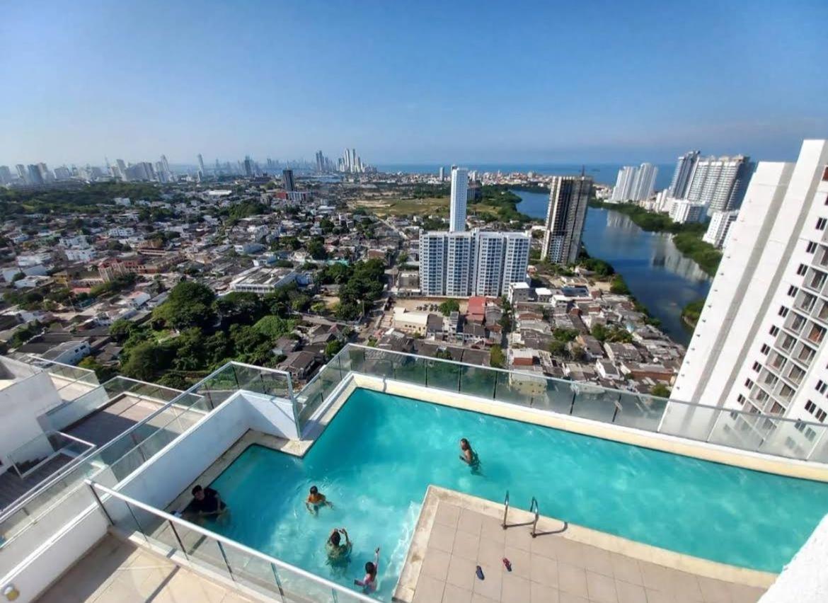 Skyline & Sea at Aqualina