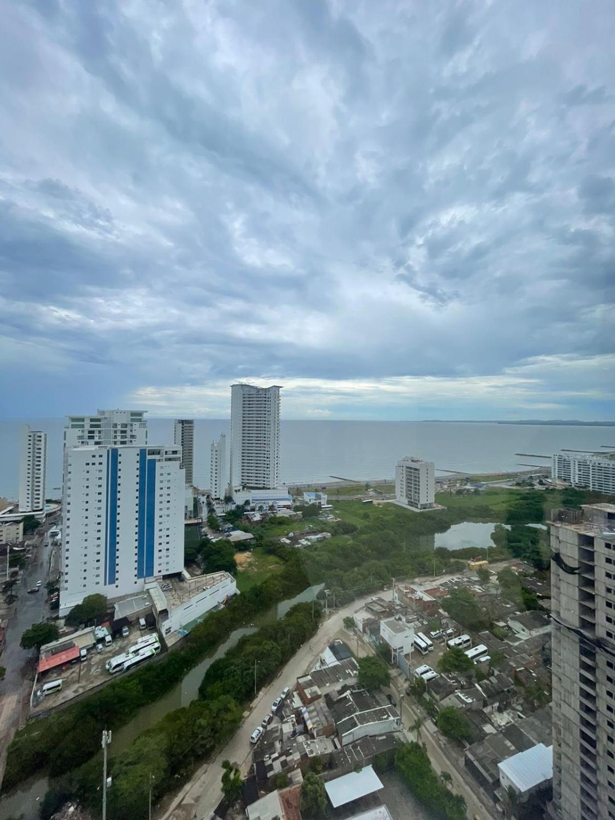 Skyline & Sea at Aqualina