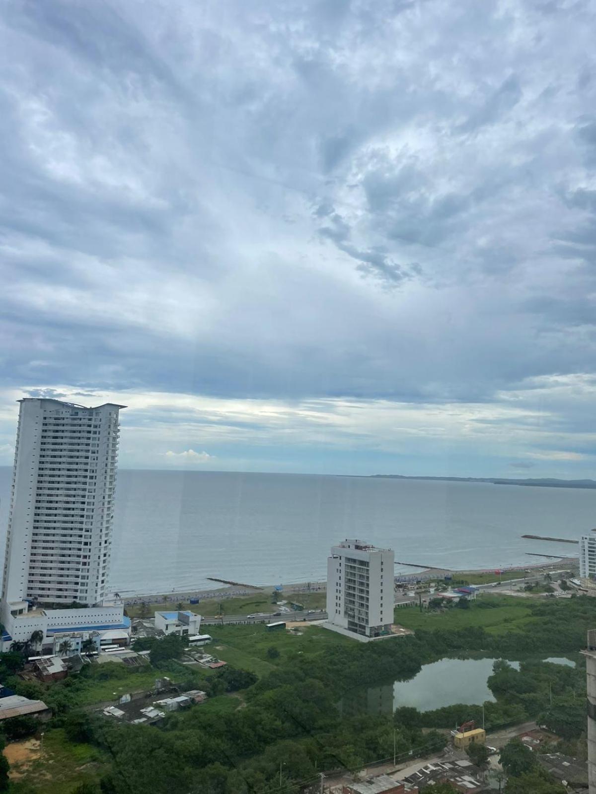 Skyline & Sea at Aqualina