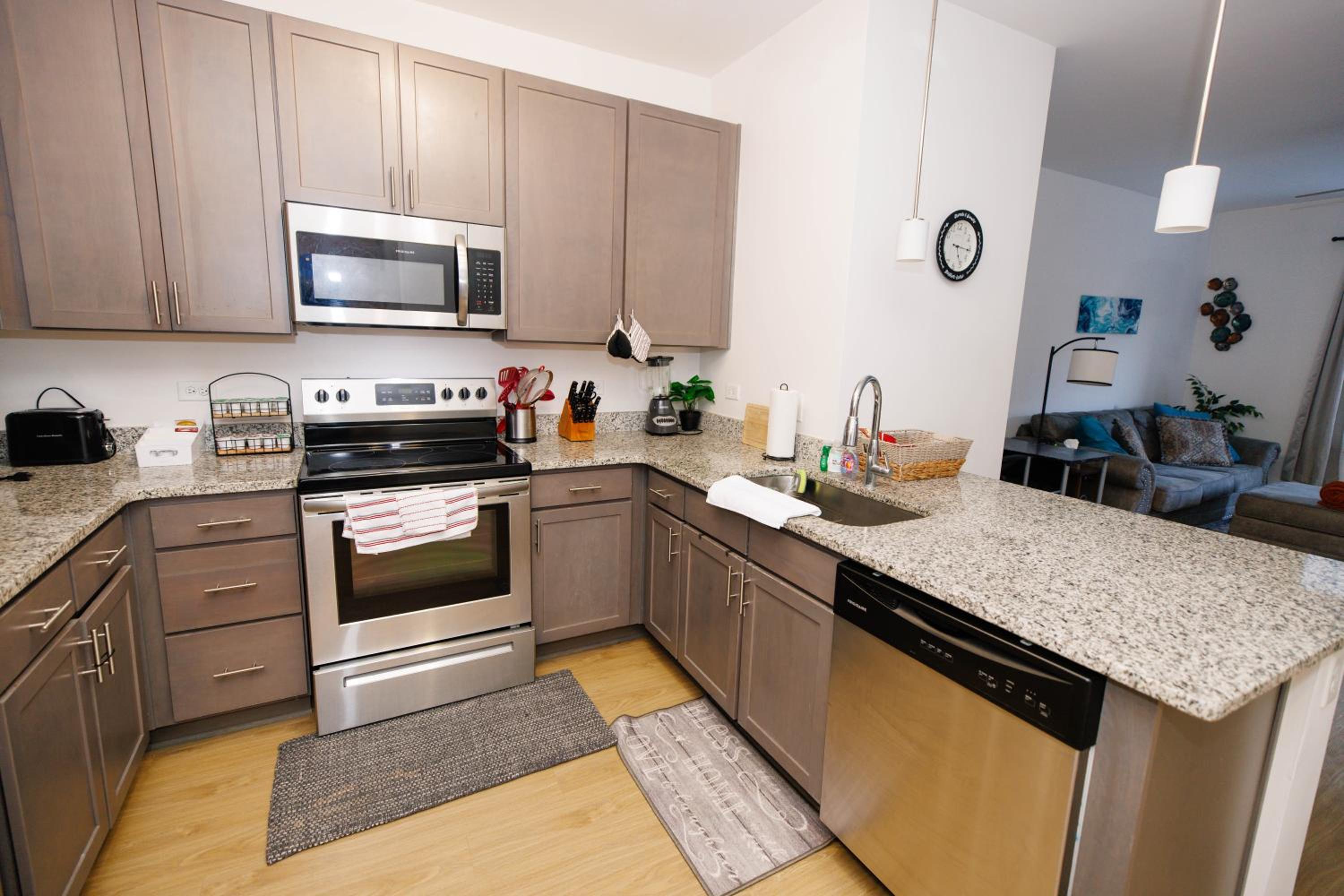 Cozy downtown 1BR King view 2