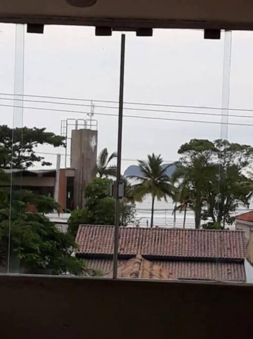 Apto Enseada a 50m da praia tudo a pé
