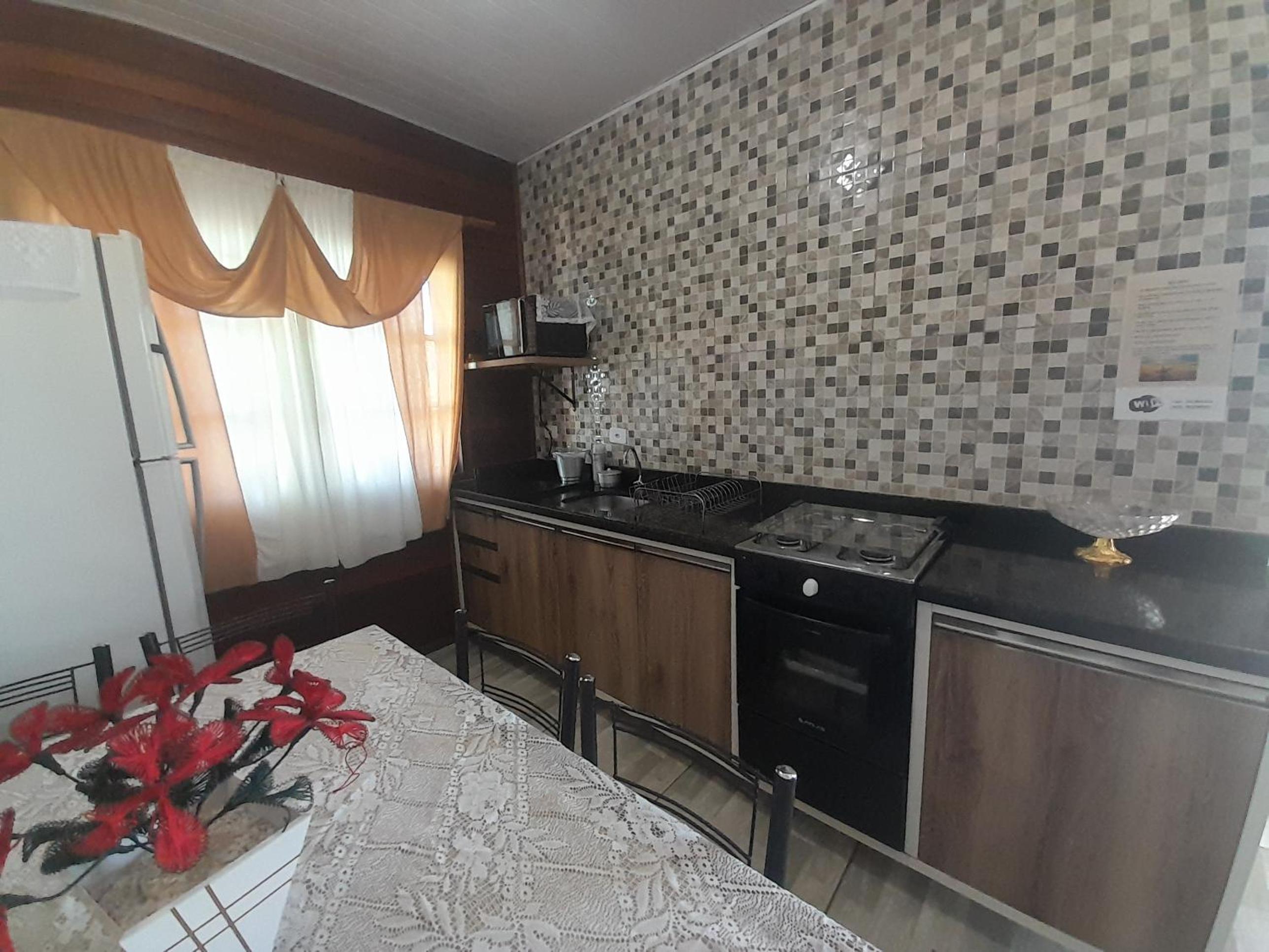 Casa Colonial em Guaratuba, próximo a praia