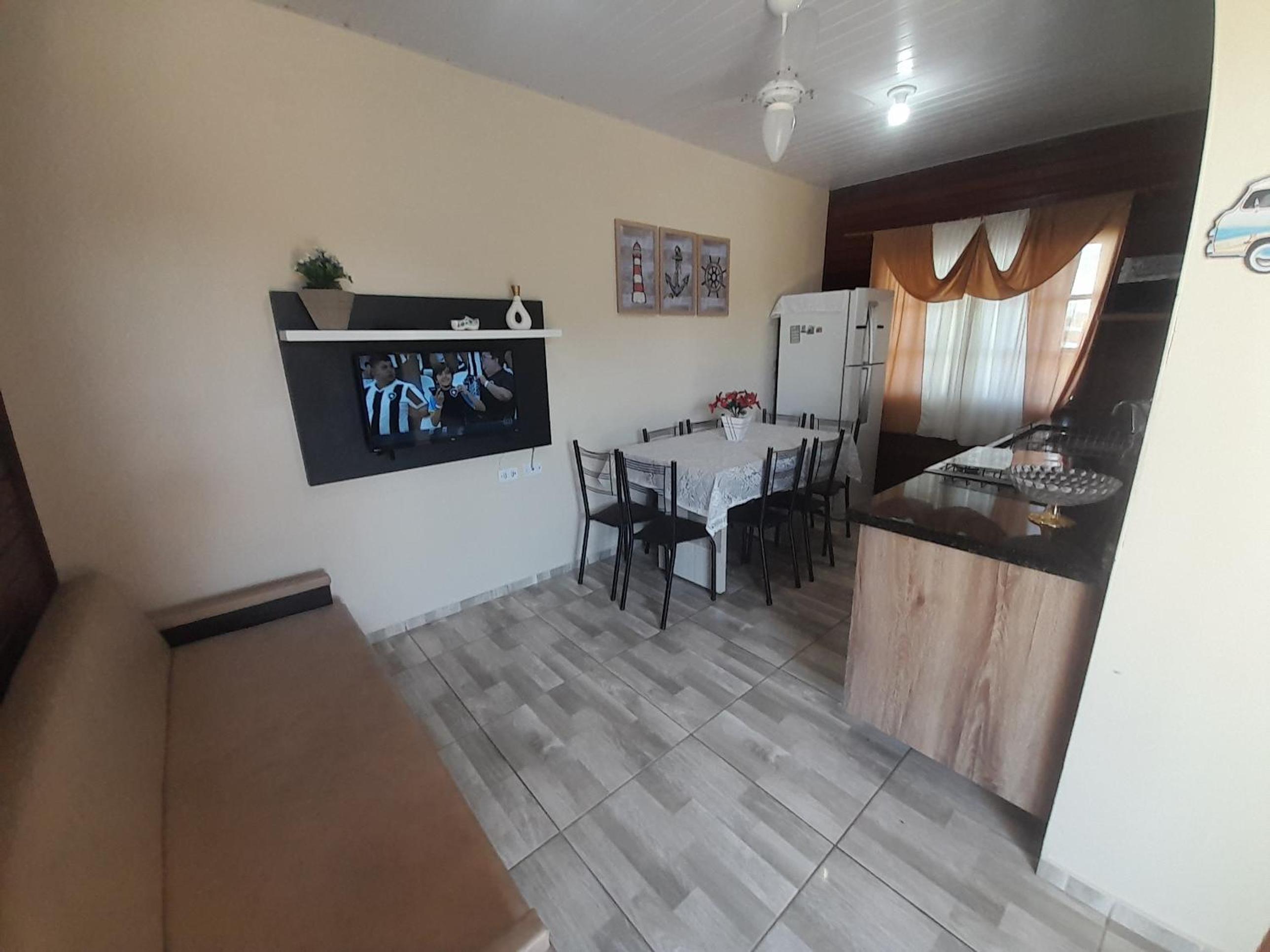Casa Colonial em Guaratuba, próximo a praia