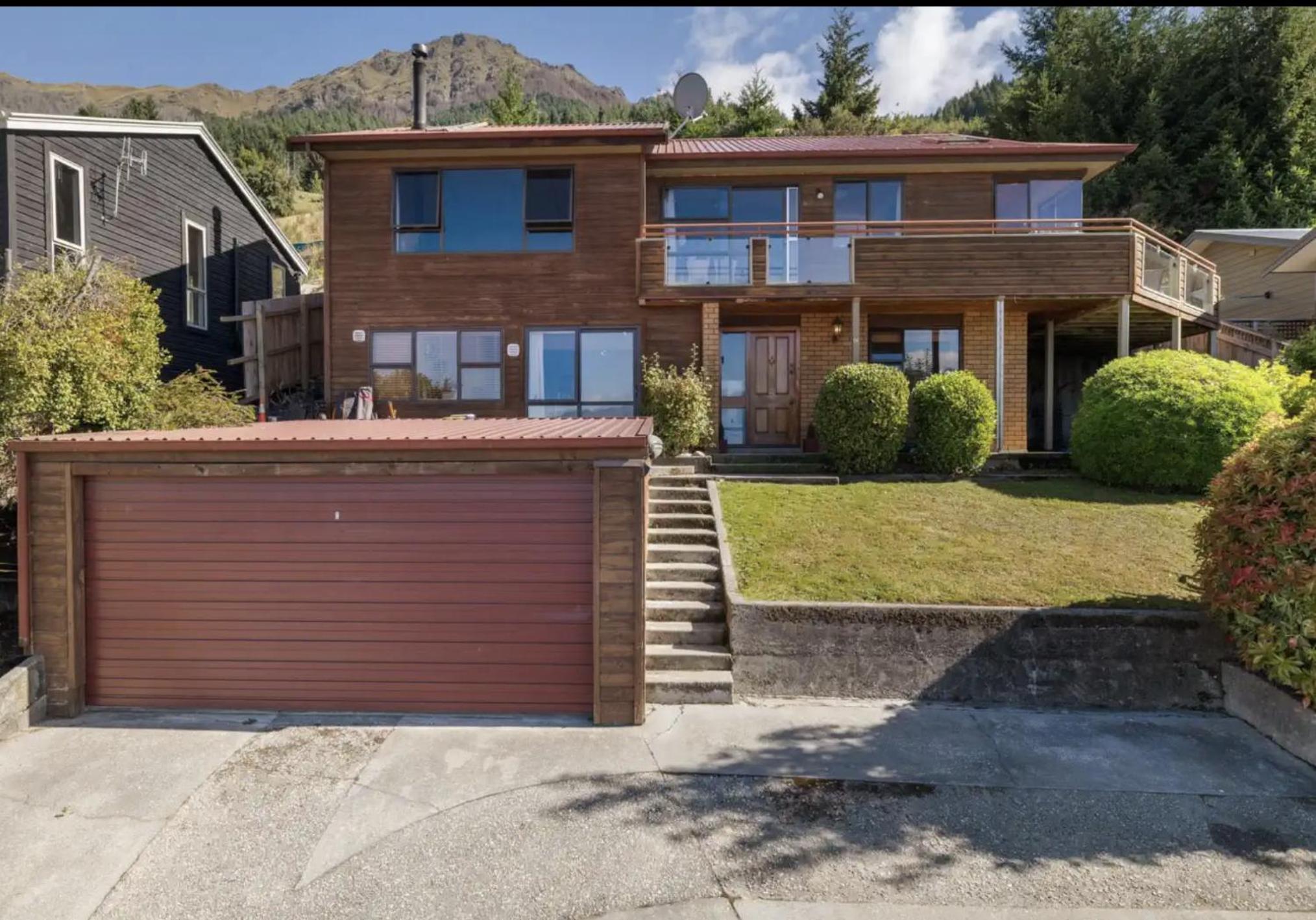 Mountain View Family Home view 3