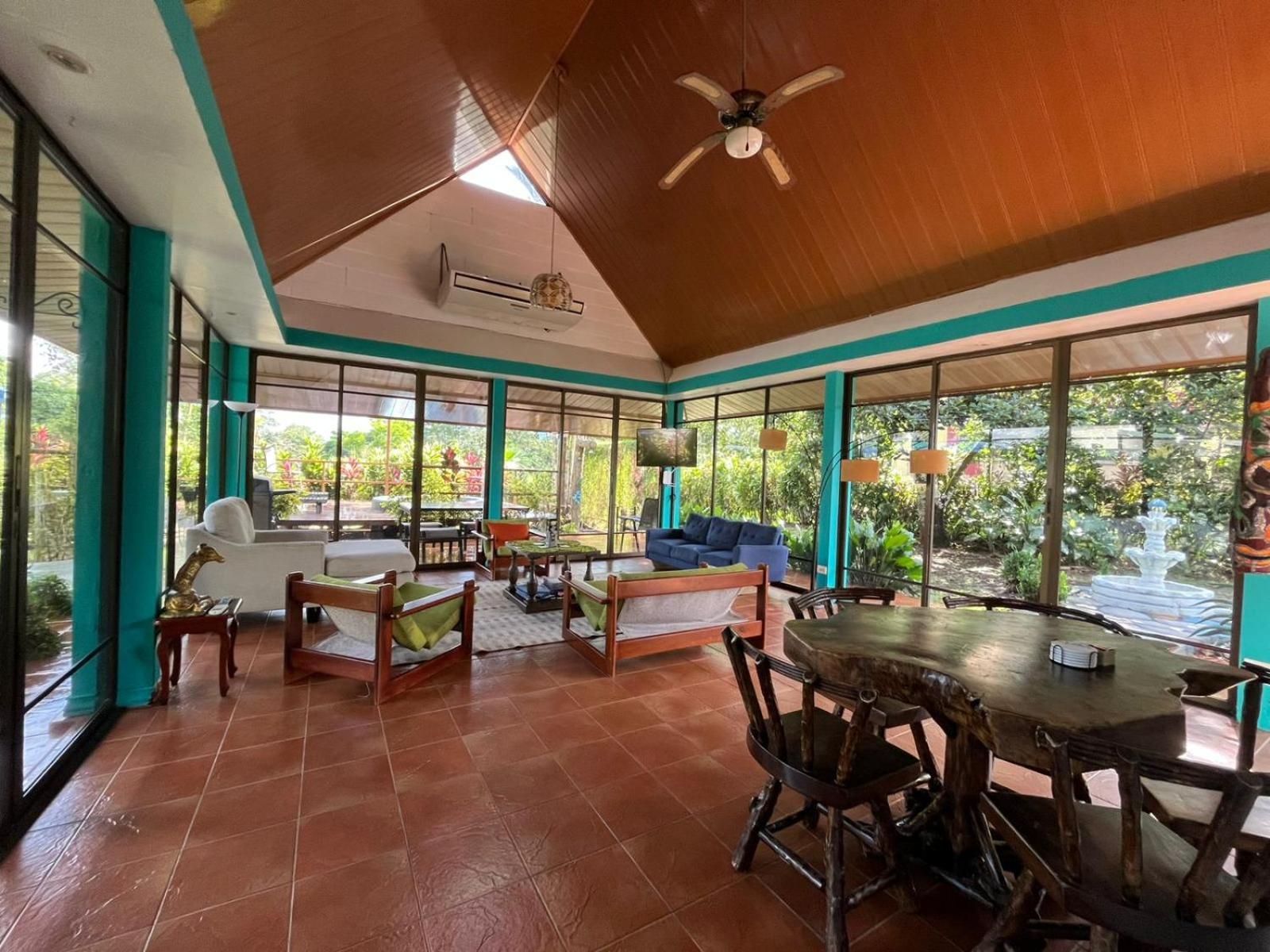 Casa Tropical Honey by The Blue