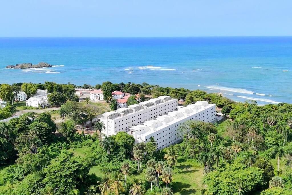 New Beachfront at Sunset Apartments 3 Bedroom 2 Bath Gym Pool PS5