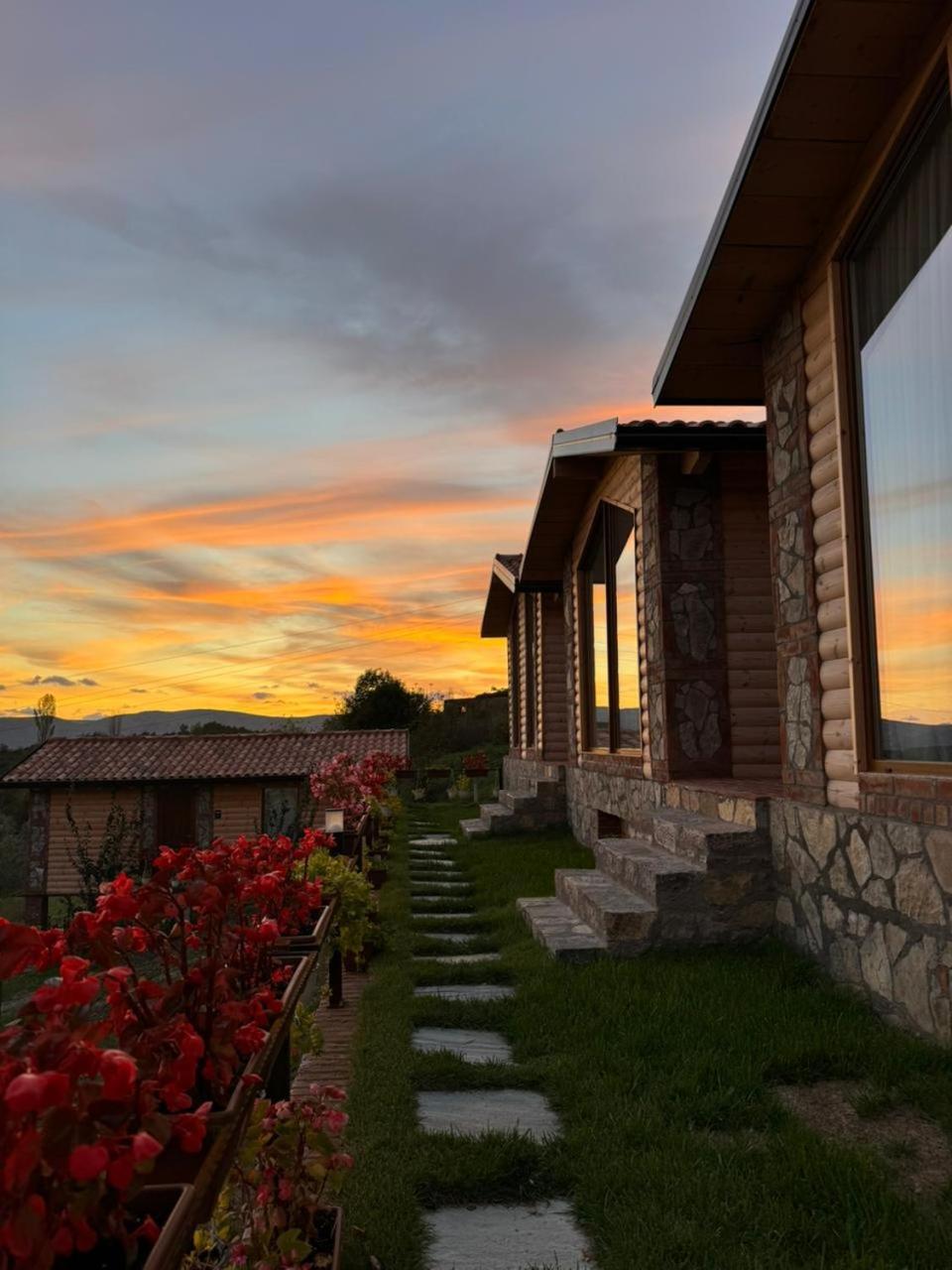 Guest House Si n'shpi tande - Mrizi i Zanave