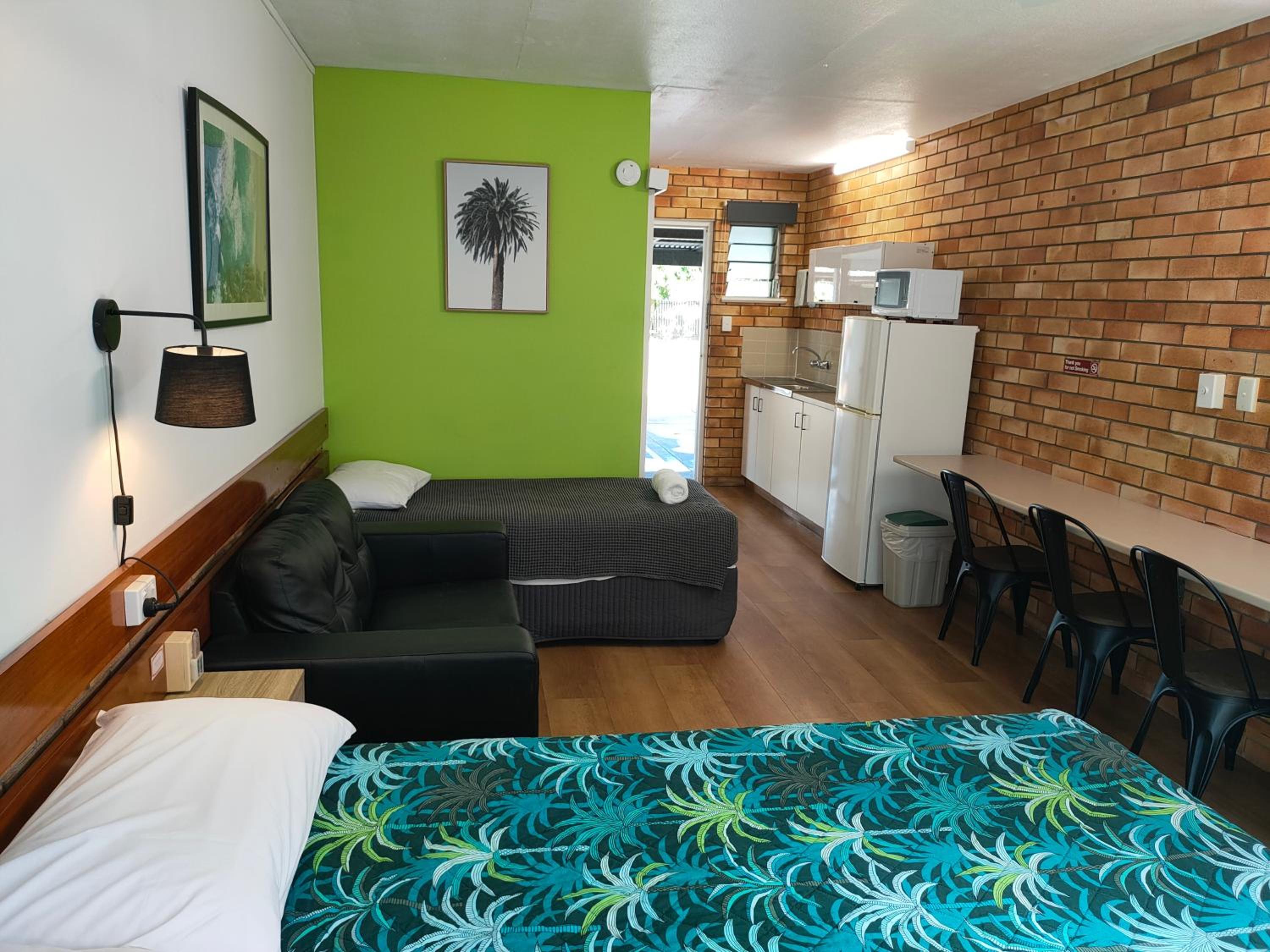 Shelly Beach Motel