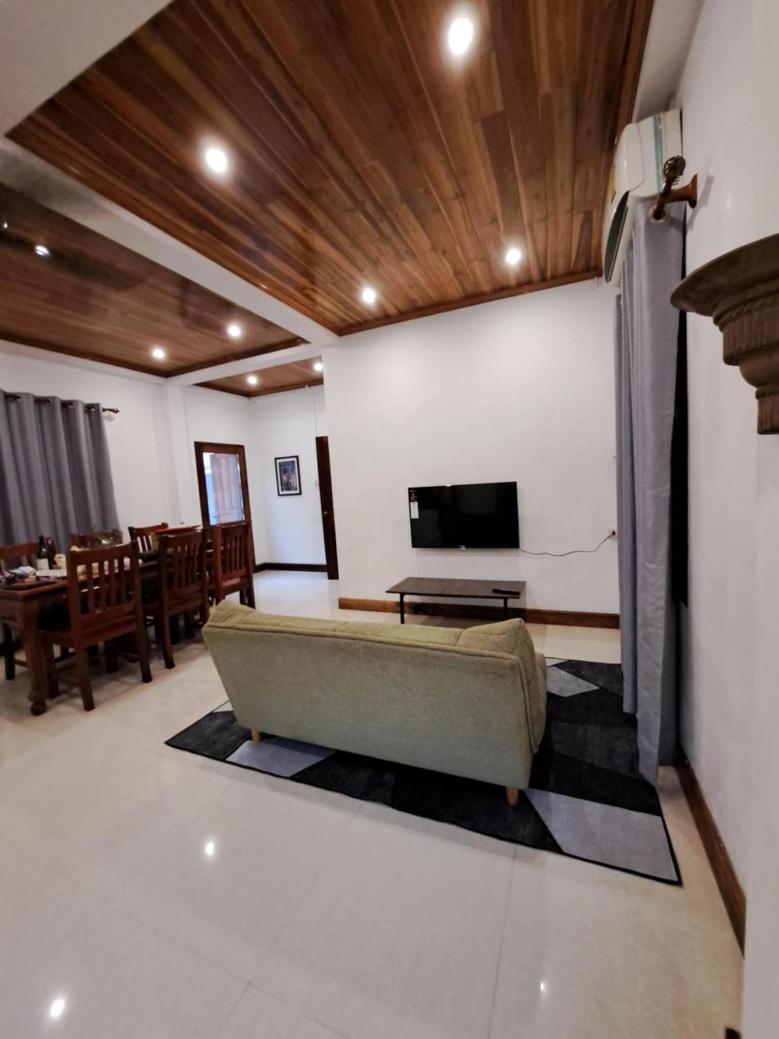 Villa Wat San