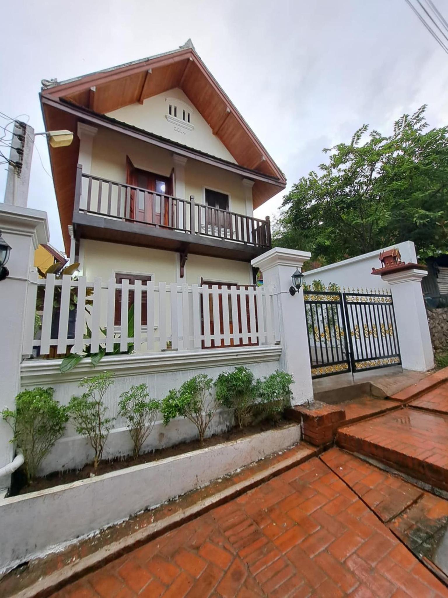 Villa Wat San
