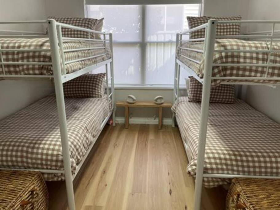 'Rocks Retreat' - Dunbar Court Unit 2 - Renovated & Centrally Located