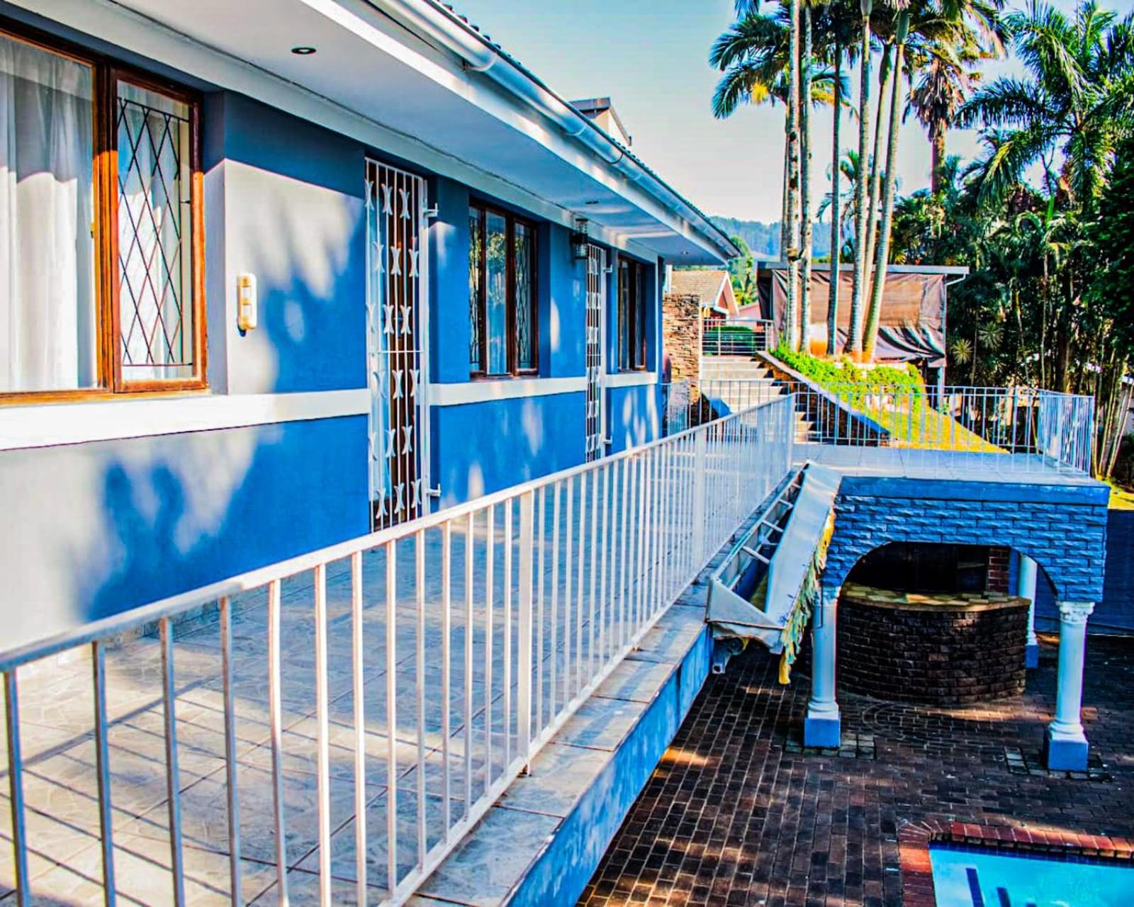 5 Bedroom House - Oak Park Stays view 2