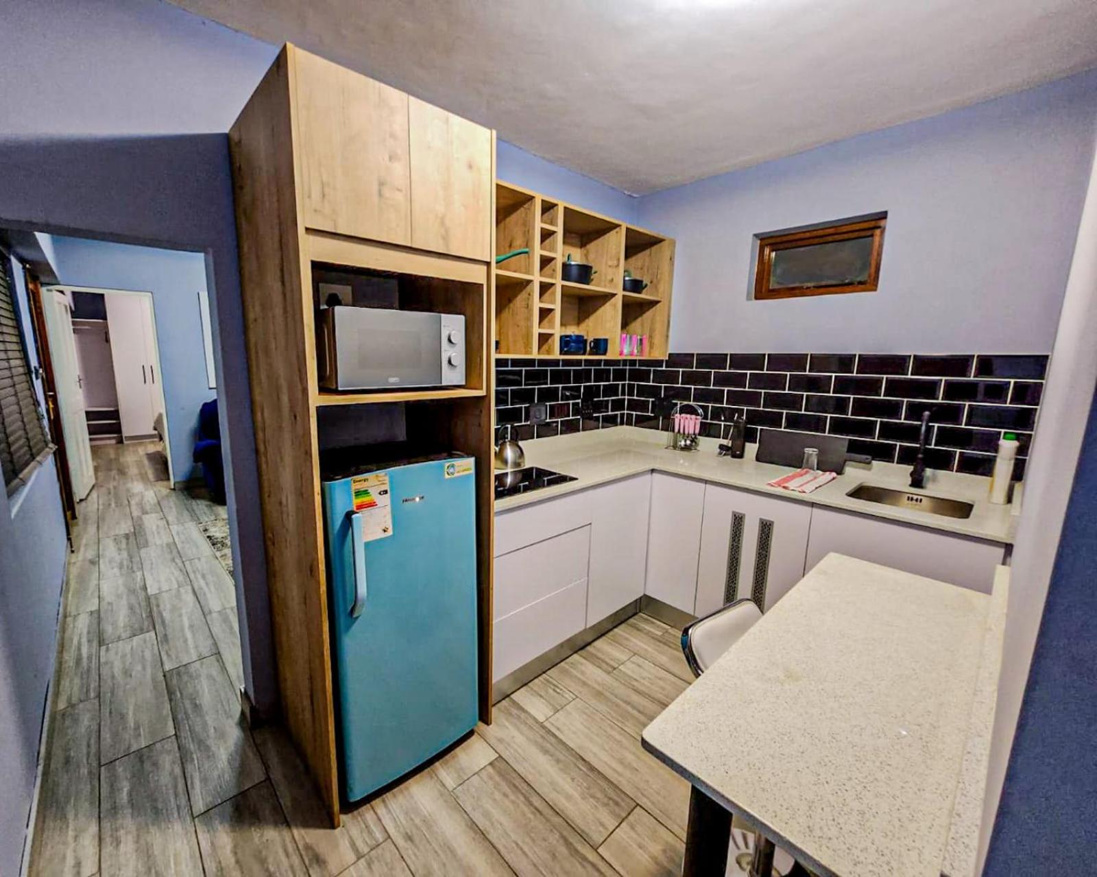 5 Bedroom House - Oak Park Stays view 5