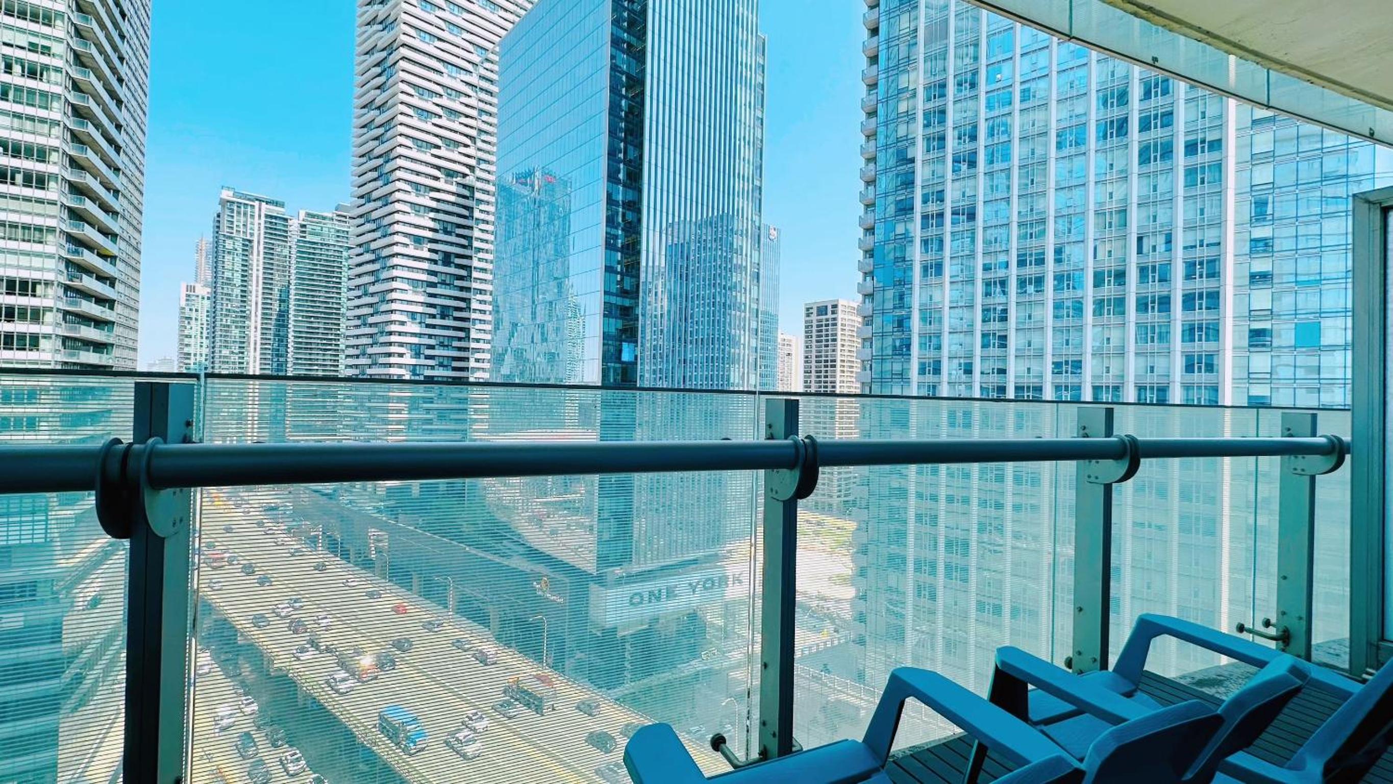 NewDowntown Condo by UnionStationScotiaArena