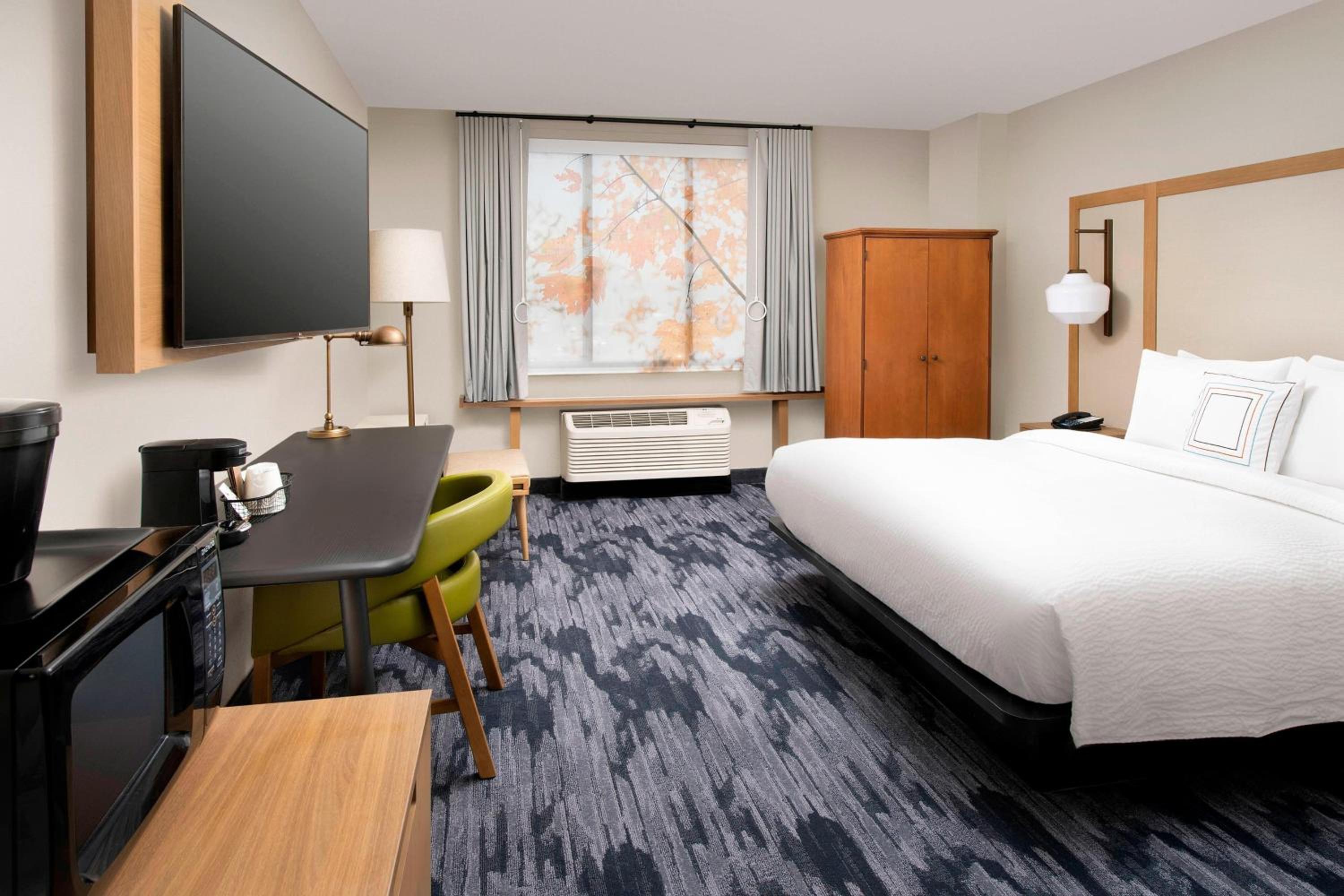 Fairfield Inn Suites by Marriott Alexandria West/Mark Center - Property Image 9