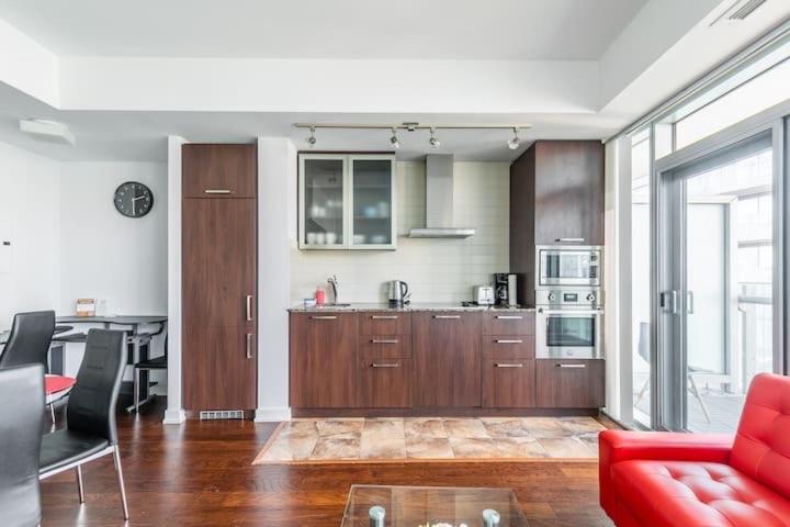 NewDowntown Condo by UnionStationScotiaArena