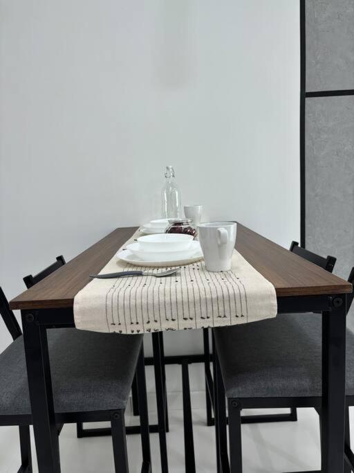 Mount Austin #Akademik Suite Premium Style 1-2Pax
