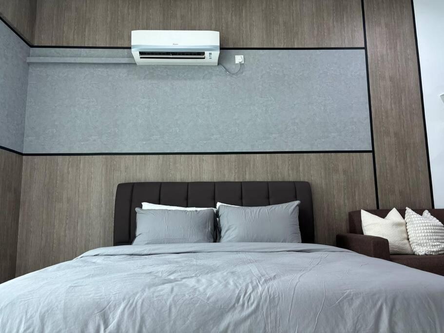 Mount Austin #Akademik Suite Premium Style 1-2Pax