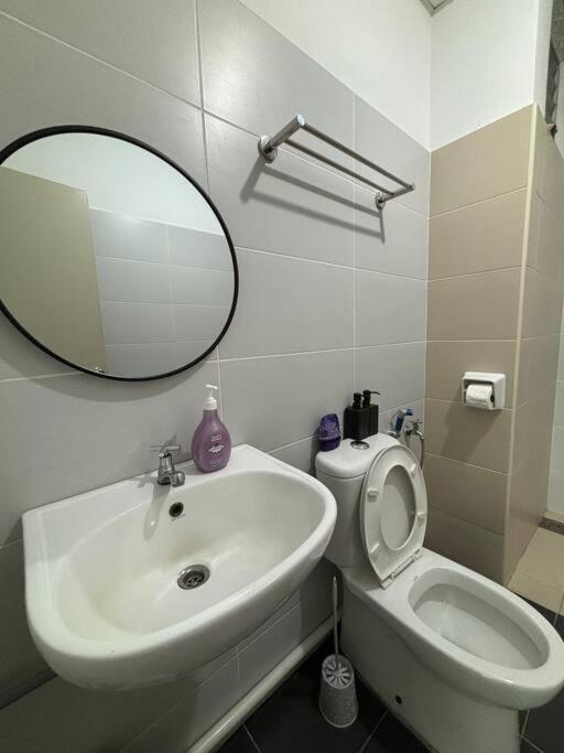 Mount Austin #Akademik Suite Premium Style 1-2Pax