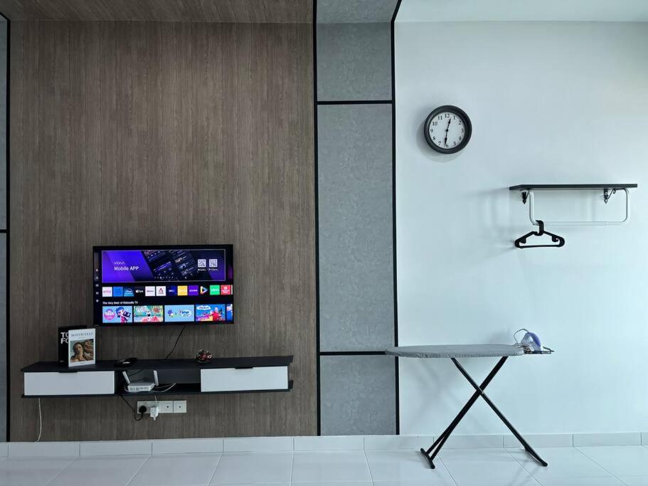 Mount Austin #Akademik Suite Premium Style 1-2Pax