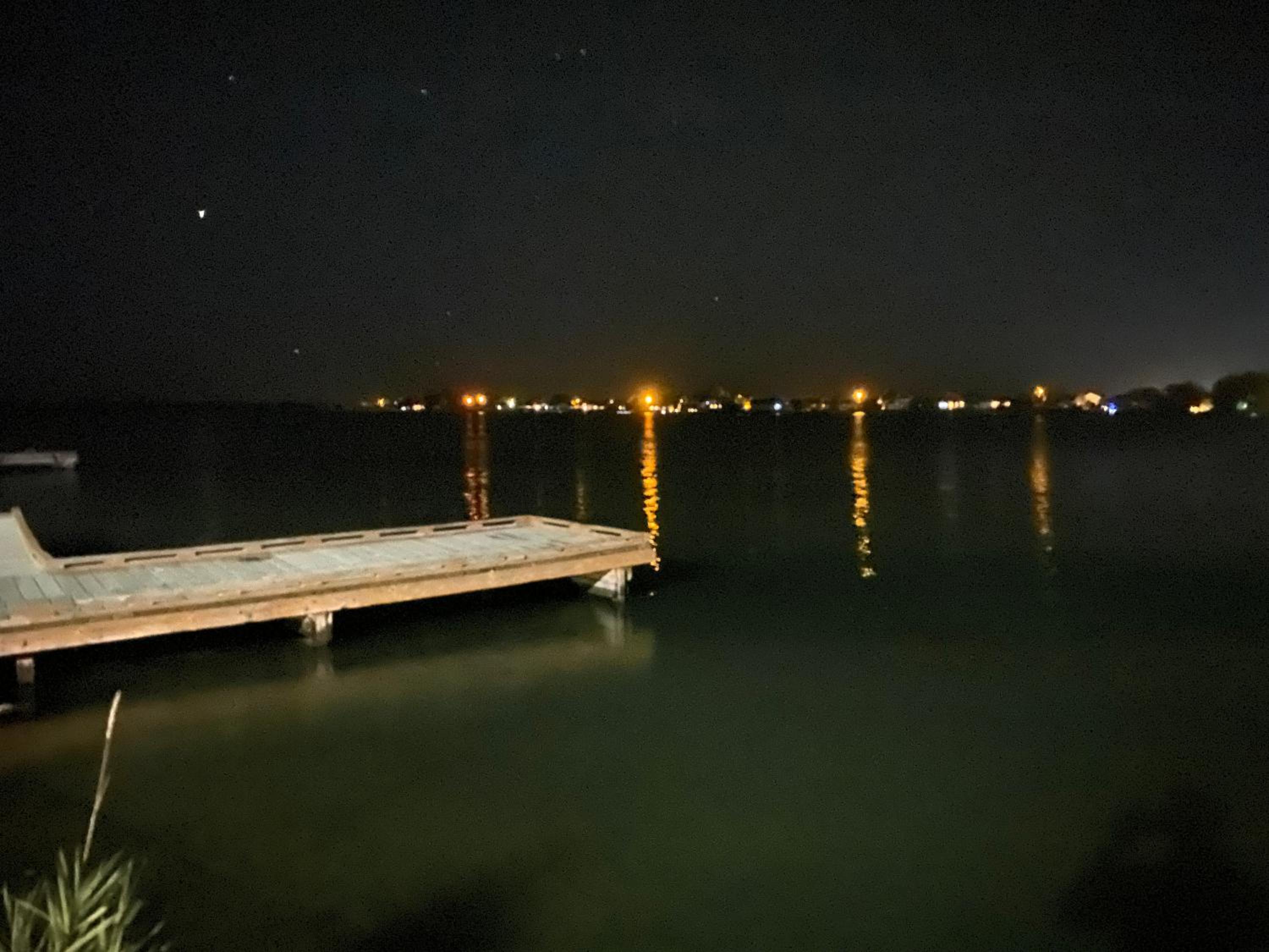 Moses Lake Vacations - Lakeshore Inn Water Front - Property Image 4