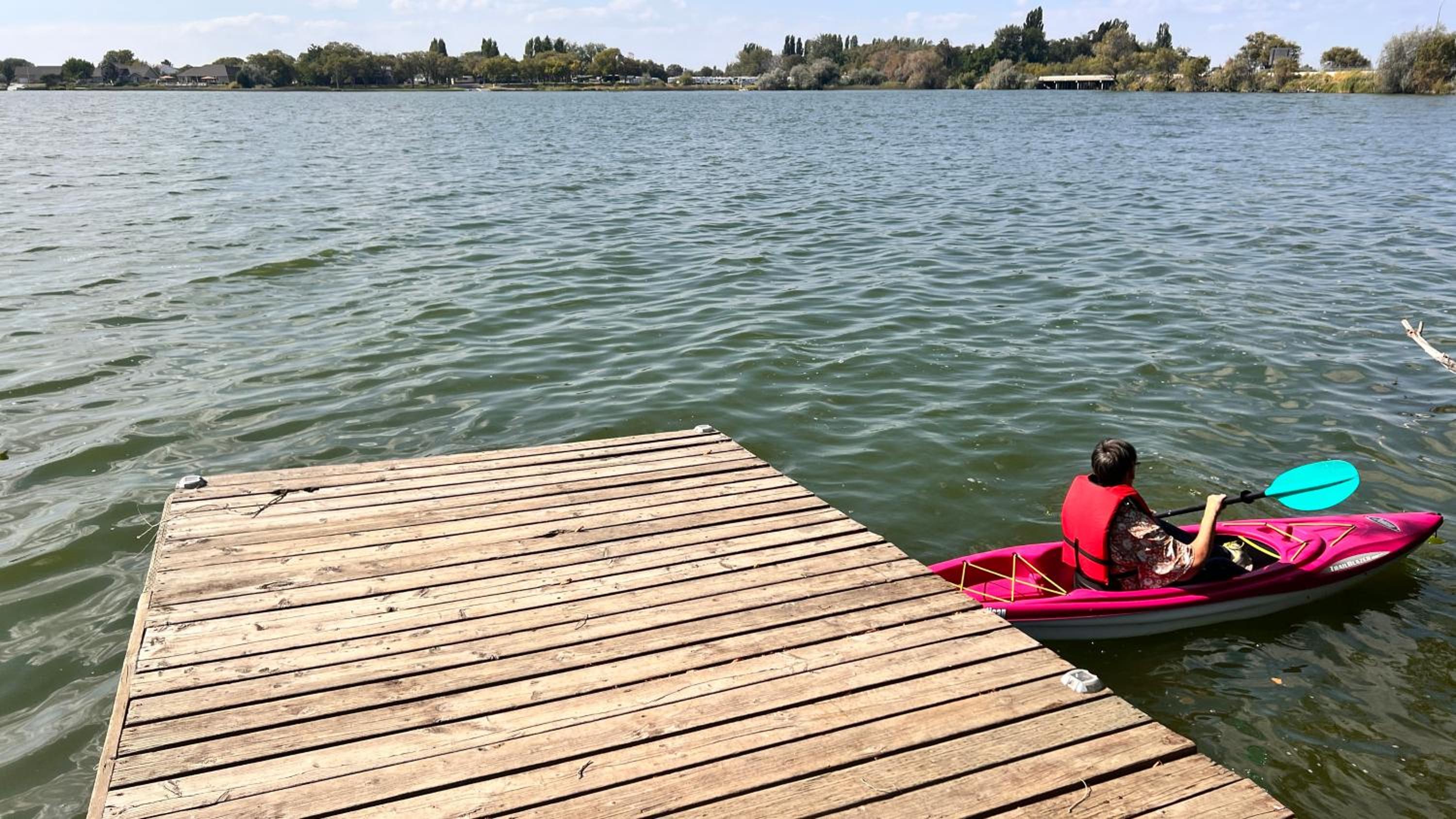 Moses Lake Vacations - Lakeshore Inn Water Front - Property Image 3