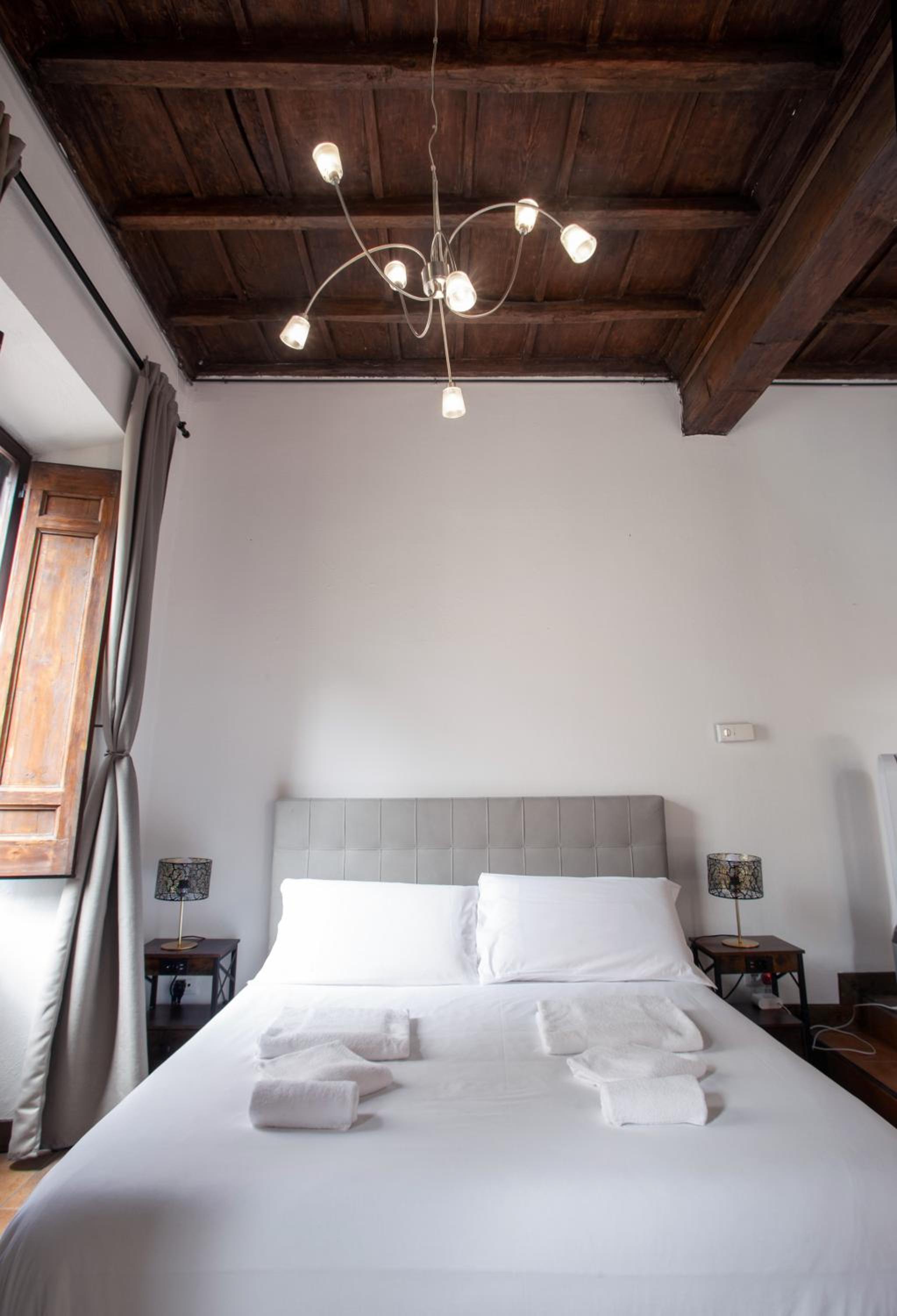Imperial House San Calisto 7