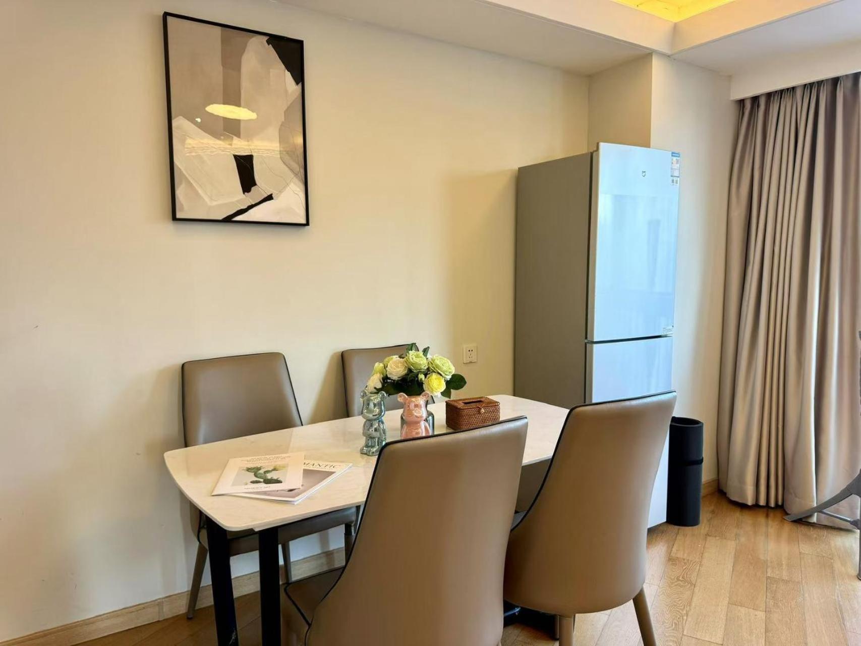 Shanghai Lerongju Boutique Apartment Metro Line 8 20meter
