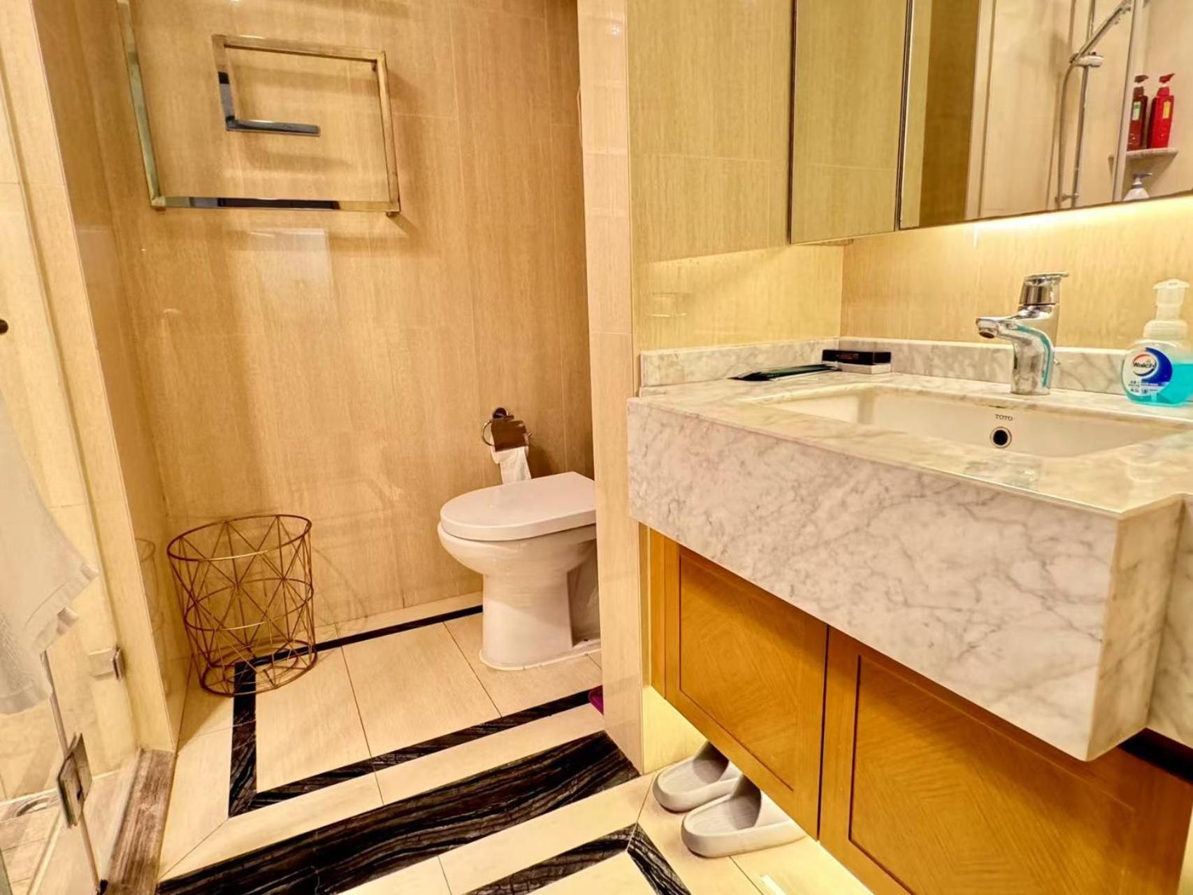 Shanghai Lerongju Boutique Apartment Metro Line 8 20meter