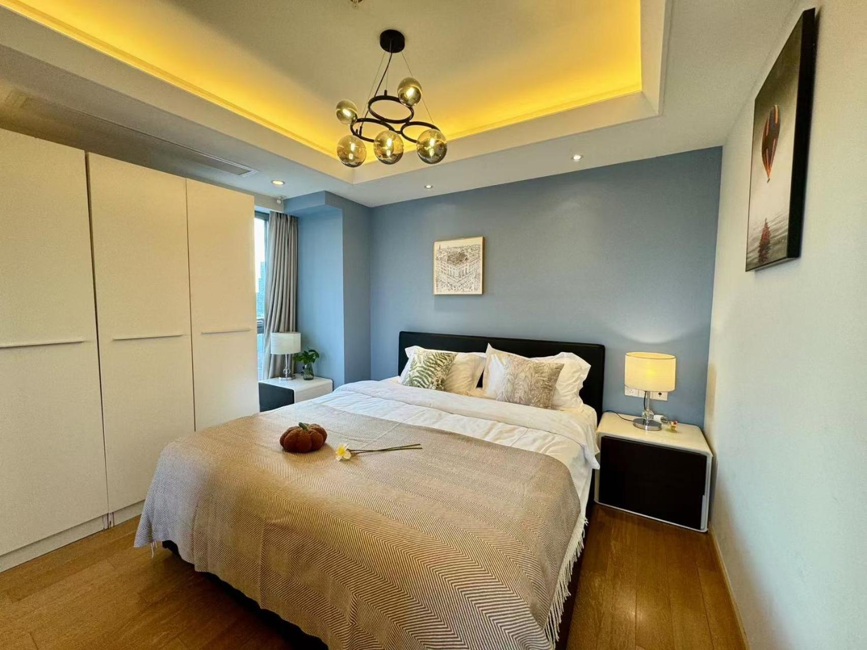 Shanghai Lerongju Boutique Apartment Metro Line 8 20meter