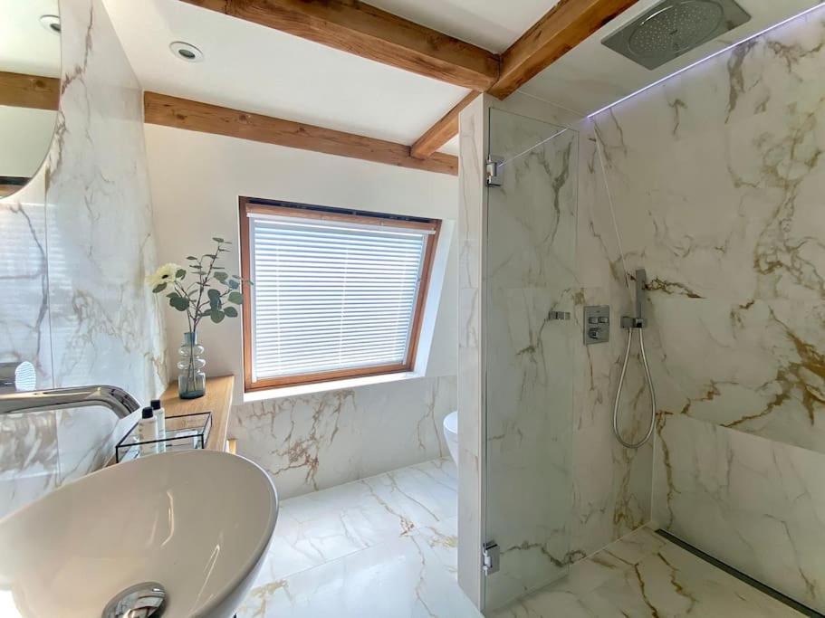 Cosy Penthouse with Rooftop Canalhouse-Majestic view 2