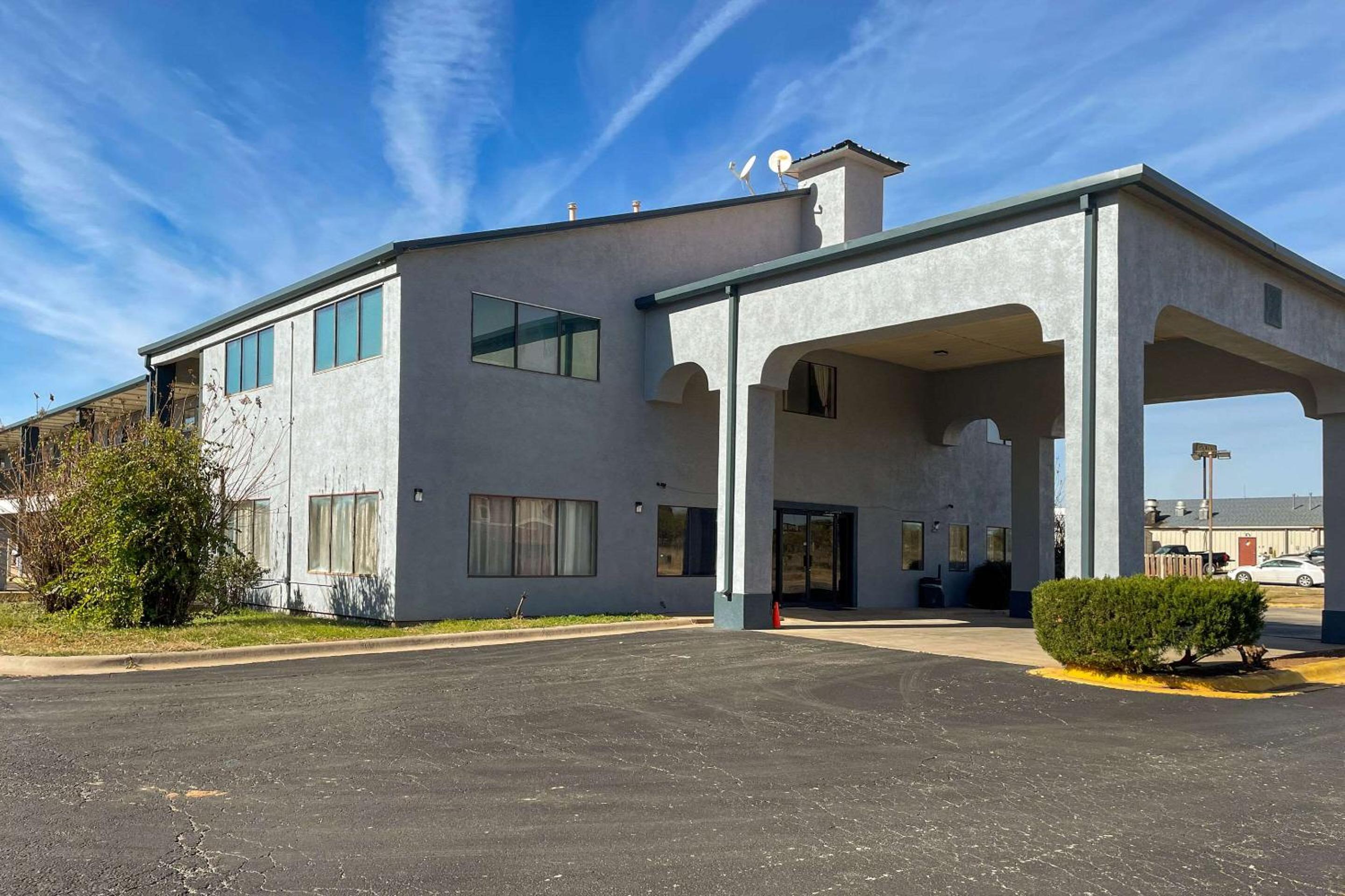 Sweetwater Vacations - Econo Lodge Inn  Suites Sweetwater I-20 - Property Image 2
