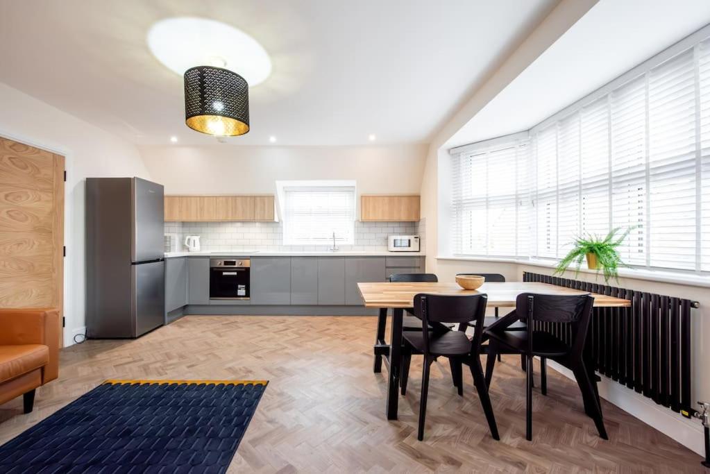 Space Apartments - The Royal Apartments at Dovercourt view 2
