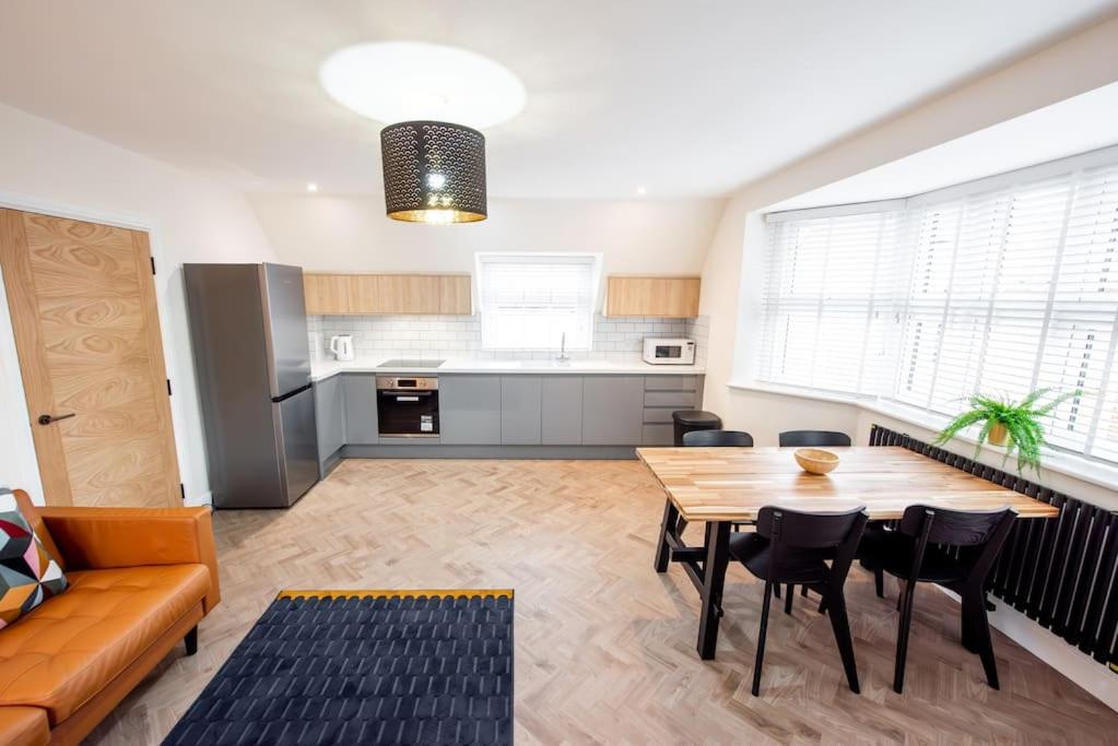 Space Apartments - The Royal Apartments at Dovercourt view 3