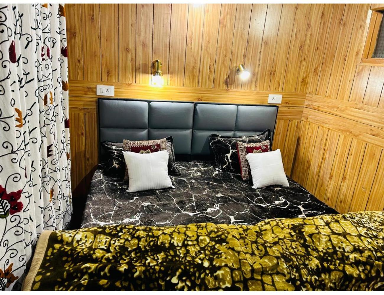 Hotel New Mount View, Gulmarg view 3