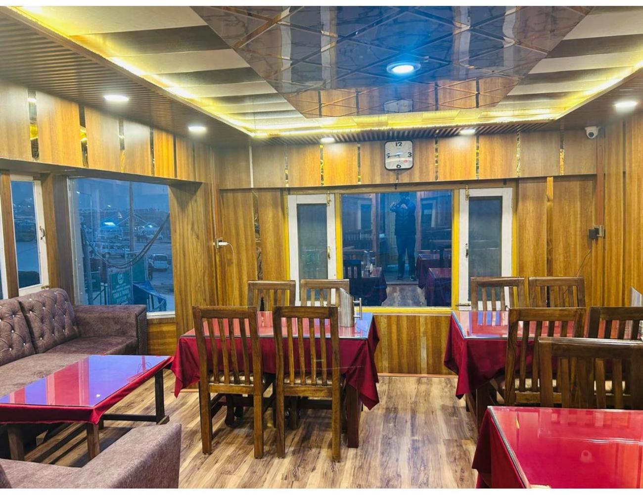 Hotel New Mount View, Gulmarg view 4