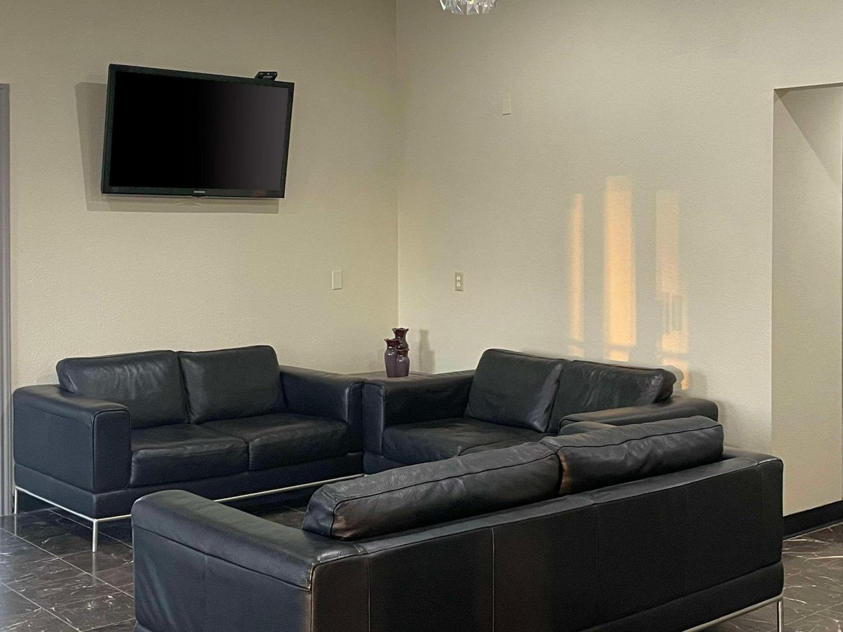 Sweetwater Vacations - Econo Lodge Inn  Suites Sweetwater I-20 - Property Image 4